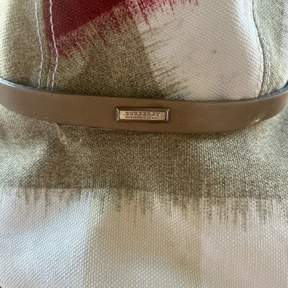Burberry Beige and Red Bucket Hat - Picture 3 of 5